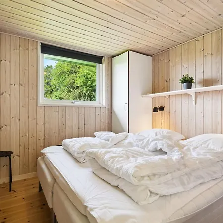 Edin - 150m From The Sea By Interhome *