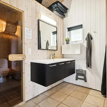 Prázdninový dům Edin - 150m From The Sea By Interhome *